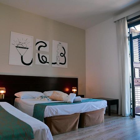 バルチェッローナ・ポッツォ・ディ・ゴット My Friend Antonia Bed & Breakfast エクステリア 写真