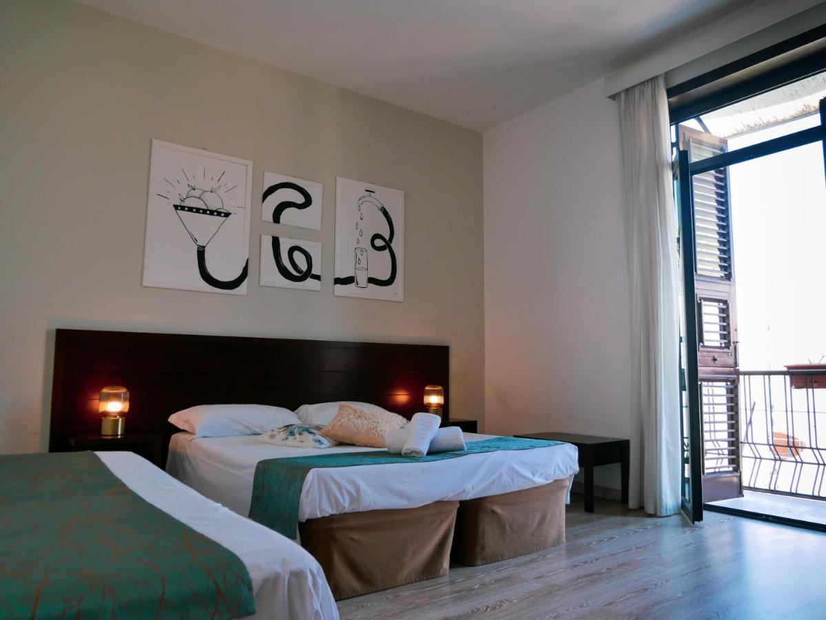バルチェッローナ・ポッツォ・ディ・ゴット My Friend Antonia Bed & Breakfast エクステリア 写真